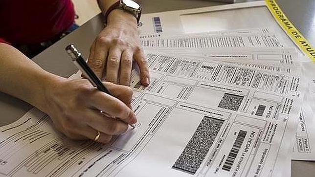 ¿Si trabajo en el extranjero y la empresa es extranjera pero mi residencia en España, debo declarar en España?