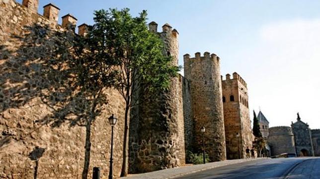 Las Torres de la Reina, junto a la Puerta de Bisagra