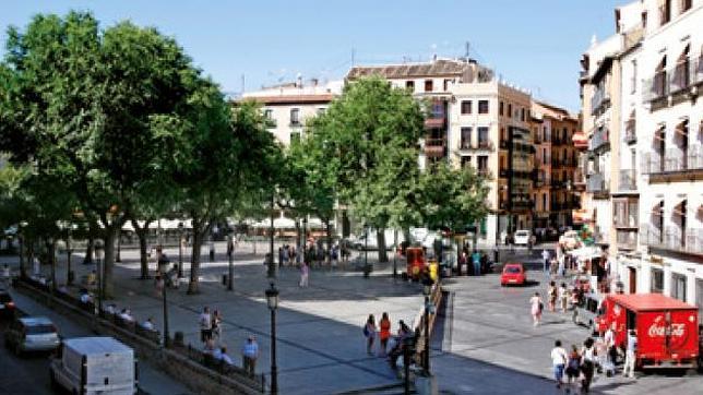 La plaza de Zocodover sirvió de palestra para el duelo de Alfonso VI con un hijo de Almamún, y para la rivalidad de mozárabes y galicanos.