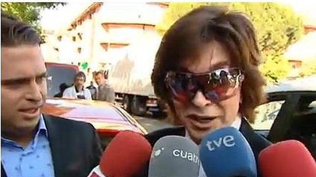 Camilo Sesto declara en los juzgados de Madrid por el violento robo que sufrió en enero