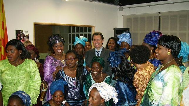 Los inmigrantes tendrán los mismos servicios en todas las comunidades