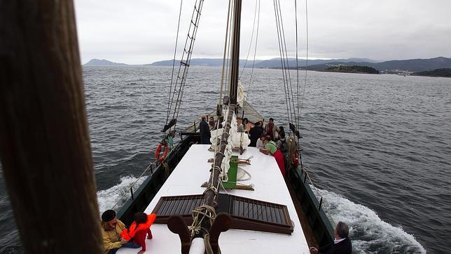 A bordo del barco de pasajeros más antiguo de Galicia