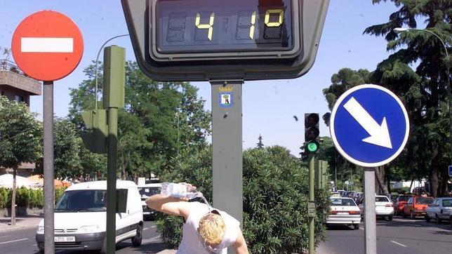 La Comunidad avisa por sms de las alertas por calor