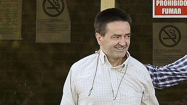 La Fiscalía reabre ocho causas contra ETA