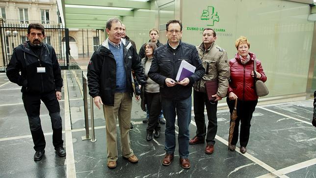 Los alcaldes de Treviño y La Puebla ven «bloqueo y cerrazón» en Burgos