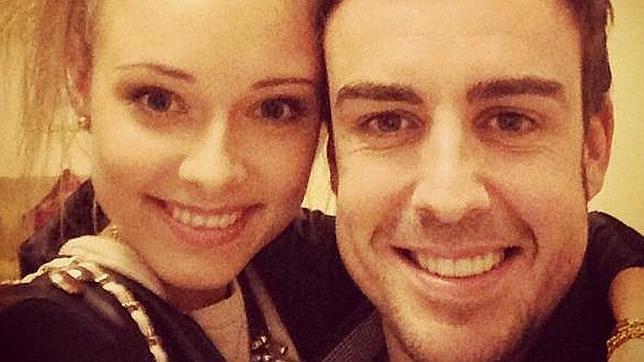 Fernando Alonso celebra en Las Vegas un año de amor con Dasha Kapustina