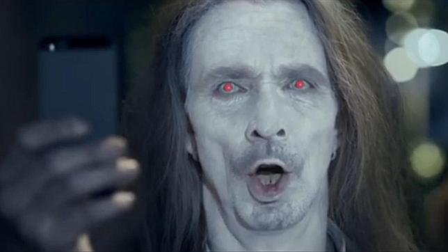 Nokia arremete contra iPhone 5 poniendo a sus usuarios como zombies