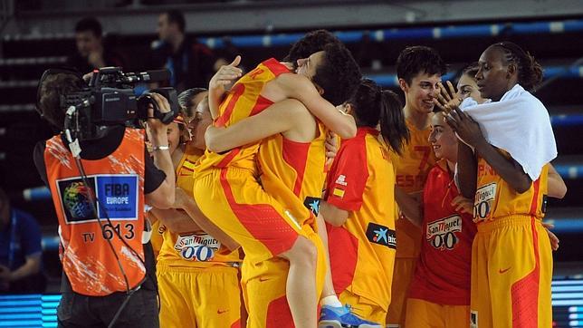 España se mete en la final por la puerta grande