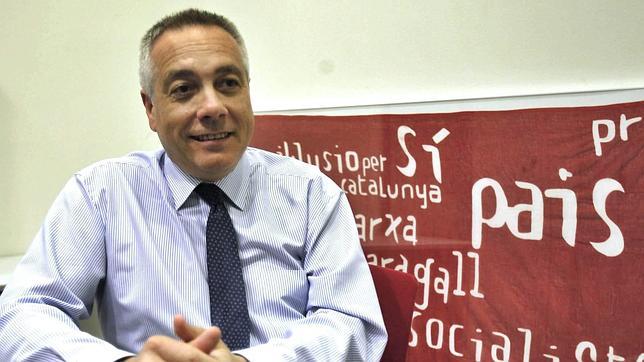 Navarro exige a la Generalitat que no reparta «carnés de catalanismo»