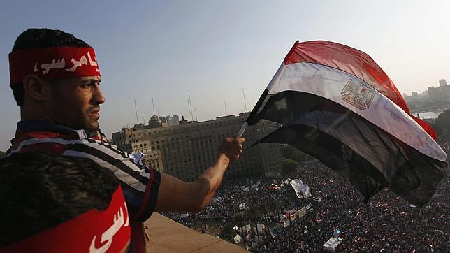 Mueren nueve personas en el ataque al cuartel general de los Hermanos Musulmanes