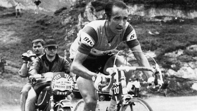 Julio Jiménez en pleno esfuerzo en el Tour de 1968
