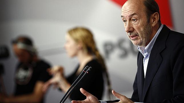 Rubalcaba reúne a la Ejecutiva para estudiar las primarias del PSOE andaluz