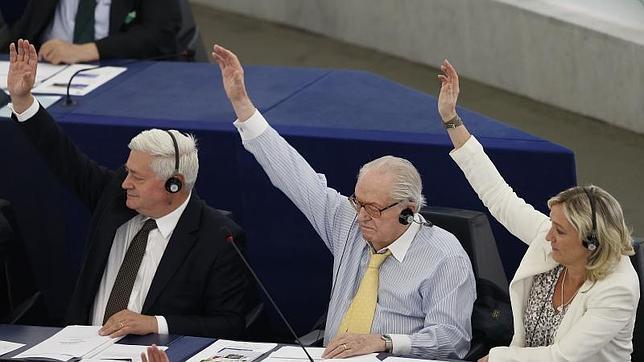 El Parlamento Europeo retira la inmunidad a Marine Le Pen
