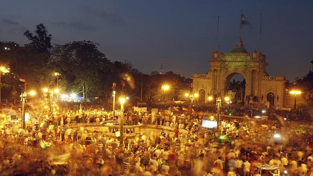 Mursi solicita al Ejército que retire su ultimátum y subraya que «se agarrará a la legitimidad constitucional»