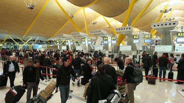 Barajas da hoy la bienvenida al pasajero 1.000 millones