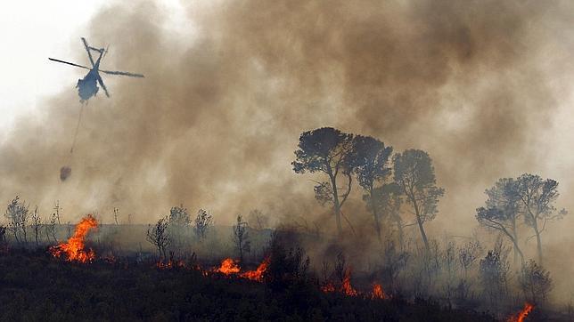 El Gobierno irá sustituyendo los aviones de extinción de más antigüedad