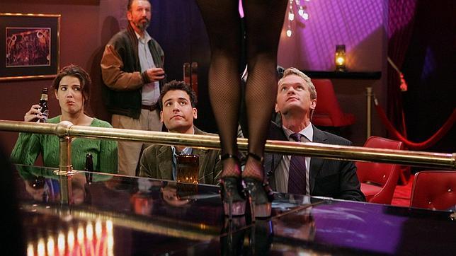 Robin, Ted y Barney, en un espectáculo para adultos
