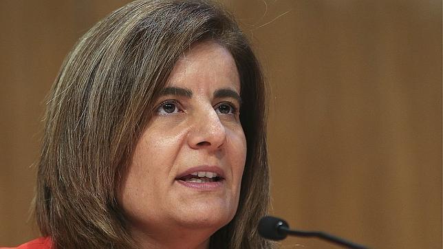 Fátima Báñez, «segura» de que empresarios y trabajadores van a conseguir cerrar los convenios pendientes