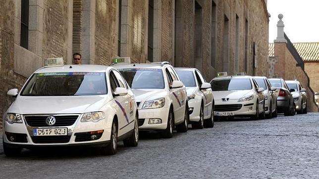 «El sector del taxi está más muerto que vivo»