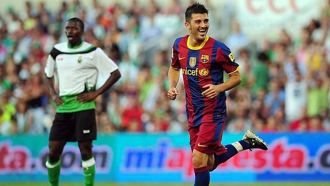 Villa marcó al Racing su primer gol oficial con el Barcelona