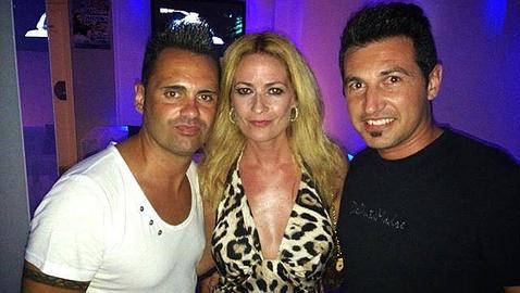 La exedil Olvido Hormigos lleva su «caravana» a Benidorm y Torrevieja