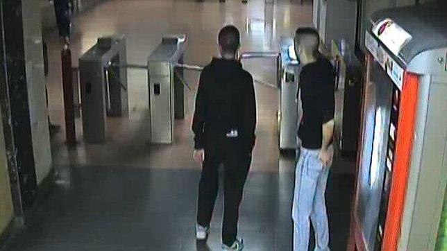 Detenido el líder de un grupo de grafiteros por romper 24 cristales de un tren