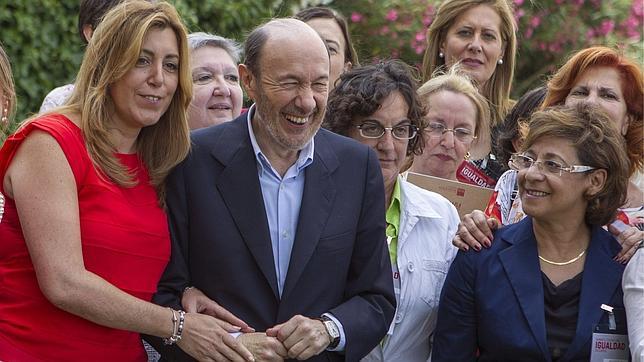 Susana Díaz gana la primera batalla de las primarias andaluzas