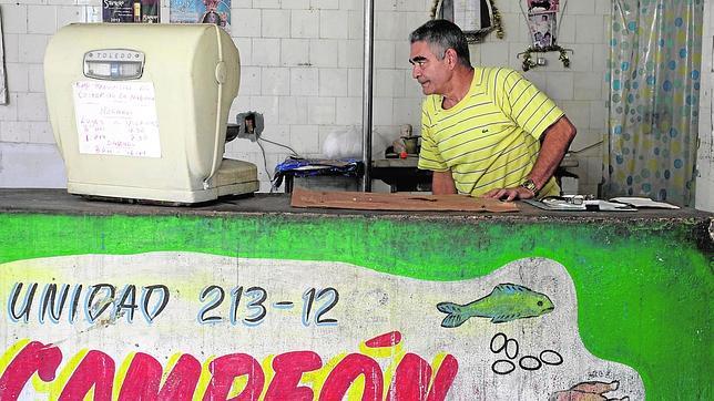 La cartilla de racionamiento cumple medio siglo en Cuba