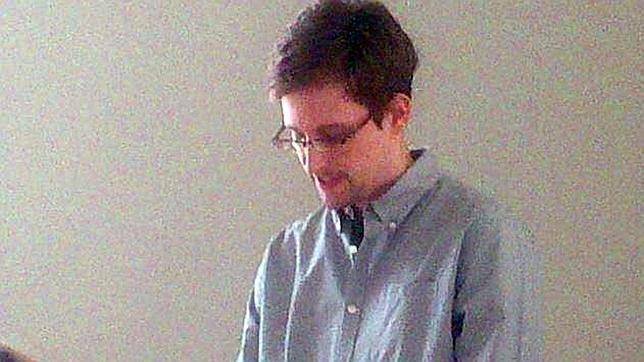 Snowden podría ser «la peor pesadilla para Estados Unidos», según el editor de «The Guardian»