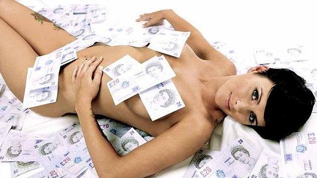 Millonaria a los 16, enfermera diez años después tras gastar su fortuna en cirugía estética