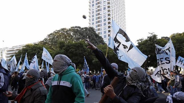 YPF y Chevron firman un acuerdo para gestionar el yacimiento de Vaca Muerta por 943 millones de euros