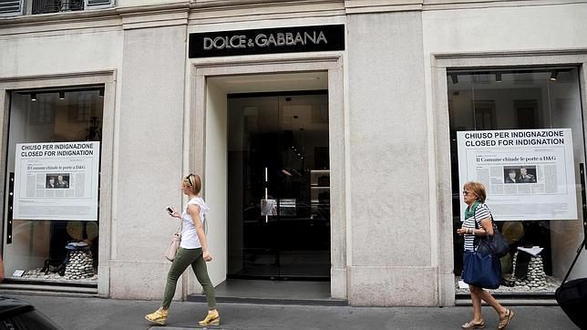 Dolce &amp; Gabbana cierra sus tiendas en Milán por «indignación»