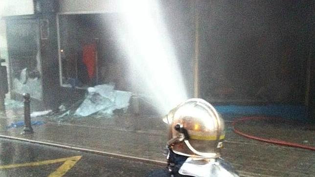 Un incendio en un bazar chino de Las Rozas deja nueve intoxicados