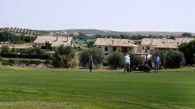 Con el campo de golf de Layos «hemos creado una esmeralda en La Mancha»