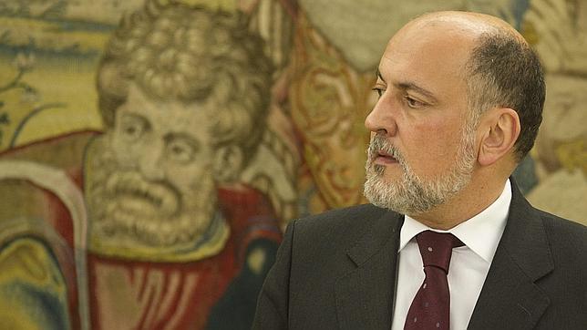 La campaña contra el presidente del TC une a Otegi y Garzón