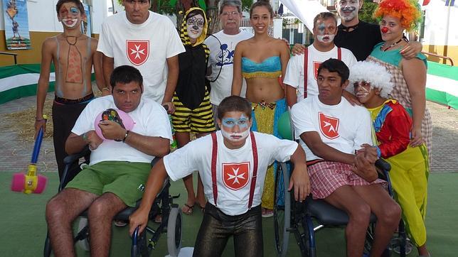 Monitores y asistentes a un campamento de verano en Sanlúcar de Barrameda