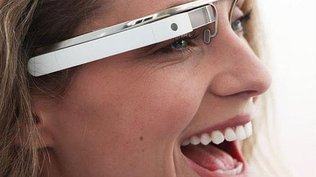 Google invertirá en un fabricante de pantallas para impulsar las Google Glass