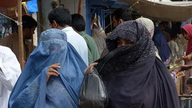 Intentan que las mujeres no salgan solas a la calle durante el Ramadán en Pakistán