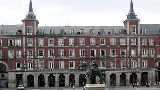 La Casa de la Carnicería está en la misma Plaza Mayor, en frente de la Casa de la Panadería