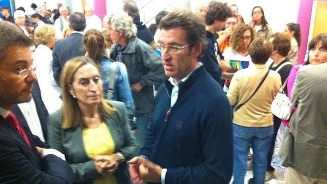 Feijóo dice que la mayoría de los heridos está «fuera de peligro» y destaca la «entereza» de los familiares