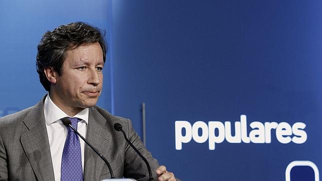 Floriano, tras el anuncio de Griñán: «Gobernará un partido que no ha ganado y una candidata que no se ha presentado»