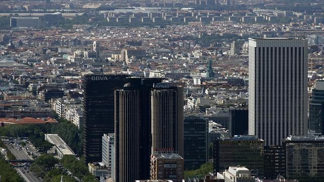 La Torre de Picasso, a la derecha de la imagen, vista desde el Cuatro Torres Business Area