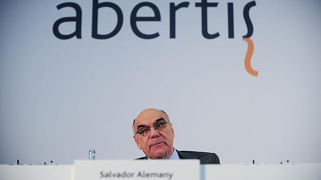 Abertis gana 293 millones en el primer semestre, un 61,8% menos