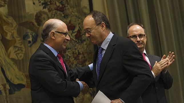 Bancos y Gobierno ultiman el acuerdo para convertir en capital sus activos fiscales