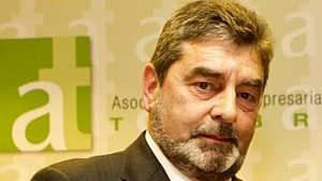 El empresario que cambió el coche por el tren