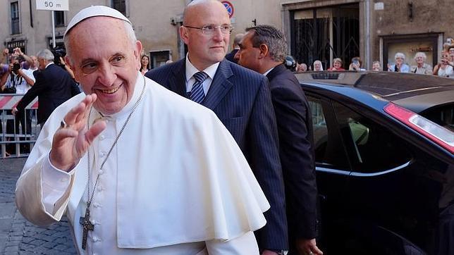 El Papa pide a los jesuitas que no vayan por «caminos paralelos» a la Iglesia