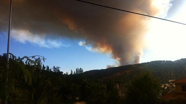 Lluvia de ceniza en la sierra oeste de Madrid