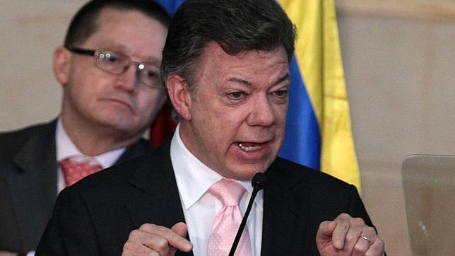 Santos niega que posea información sobre la nacionalidad de Maduro