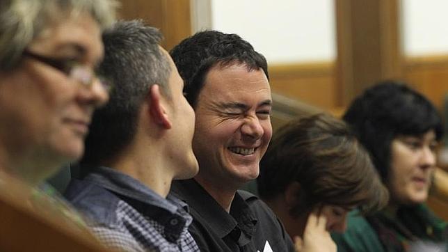 Sortu asegura que ETA dará nuevos pasos para avanzar hacia el desarme