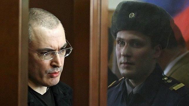 Jodorkovski y su socio saldrán en libertad el próximo año